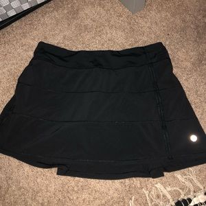 Size 10 tall lululemon skirt